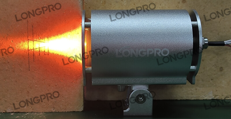 紅外點(diǎn)狀聚焦加熱.jpg 紅外點(diǎn)狀聚焦加熱.jpg